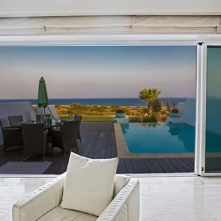Geraeumige Ferienvilla Mit Atemberaubendem Ausblick بروتاراس