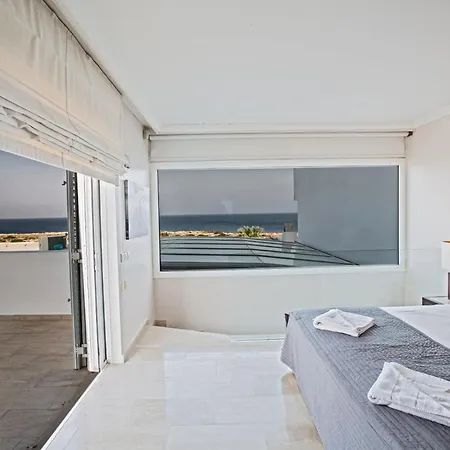 Geraeumige Ferienvilla Mit Atemberaubendem Ausblick Nyaraló *
